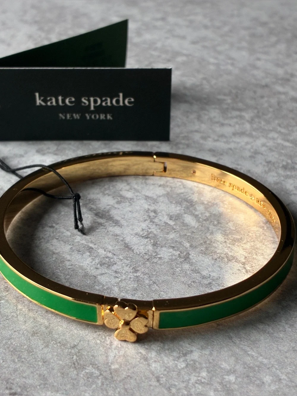Kate Spade New York Green Enamel Clover Hinged Bangle Bracelet Gold Tone NWT